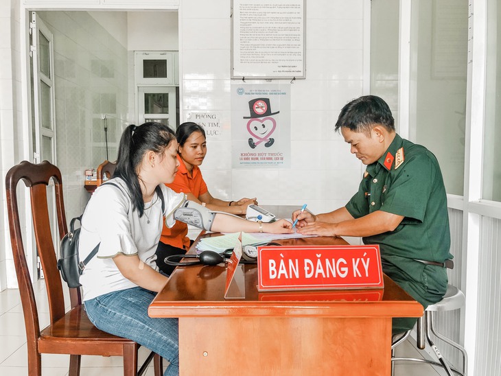 Bộ Quốc phòng thu hồi 8 giấy phép hoạt động khám, chữa bệnh - Ảnh 1.