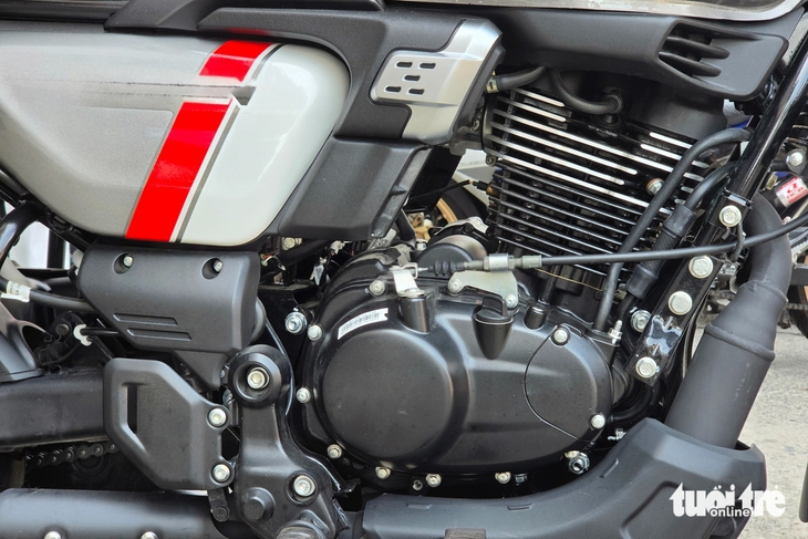 Xe máy TVS Ronin 225 ra mắt Việt Nam: Tự chạy không cần vặn ga, 225cc, rẻ hơn Honda SH - Ảnh 11.