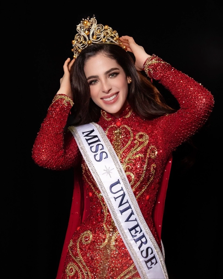 Miss Universe bất ngờ lên tiếng bảo vệ Fátima Bosch giữa lùm xùm với ông Nawat - Ảnh 1.