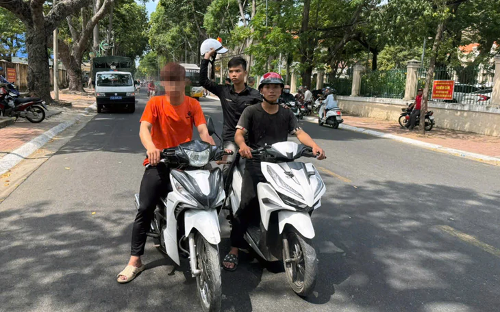 Củng cố hồ sơ xử lý người đàn ông dùng dép, nón bảo hiểm tấn công du khách ở Vũng Tàu - Ảnh 3.