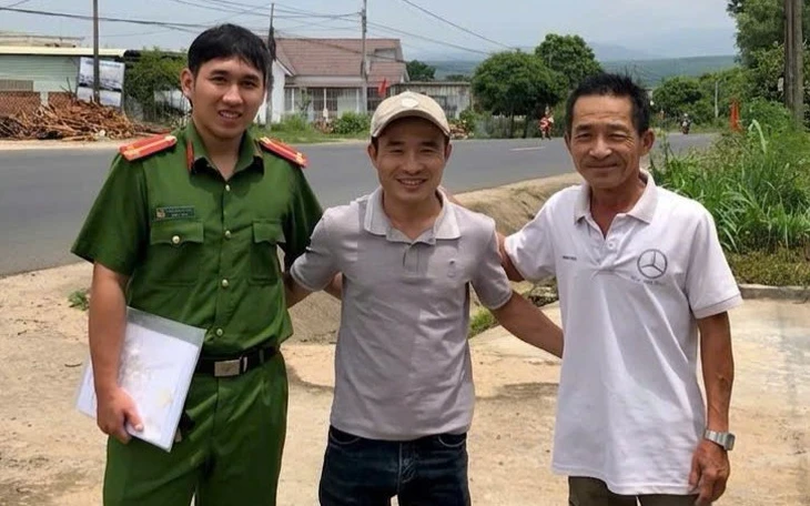 20 năm thất lạc, ghi chép cũ và cuộc đoàn tụ nhờ công an xã - Ảnh 4.