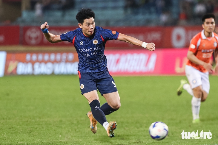 Đình Bắc xuất sắc nhất V-League tháng 4 - Ảnh 1.