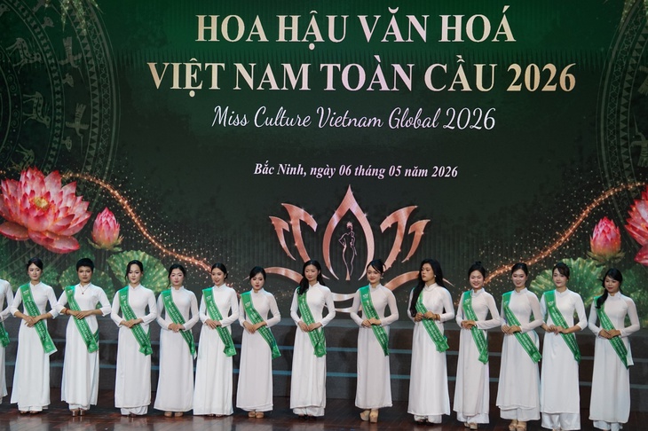 Hoa hậu - Ảnh 1.