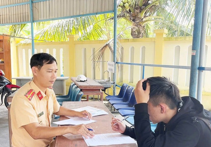 bốc đầu xe - Ảnh 3.
