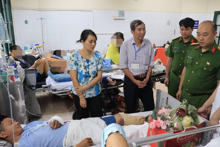 Lái xe đánh võng, không chịu dừng theo lệnh, tông gãy chân đại úy công an - Ảnh 1.