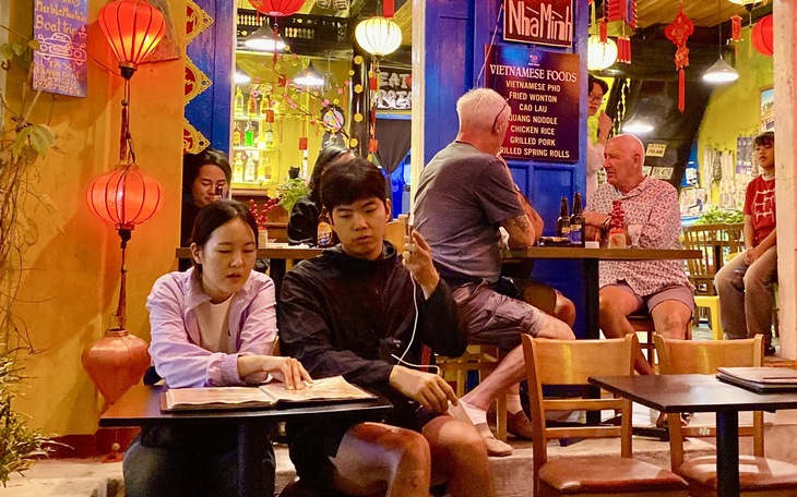 Bí thư phường Hội An: Không có việc phường đề xuất 'di dời dân ra khỏi phố cổ' - Ảnh 3.