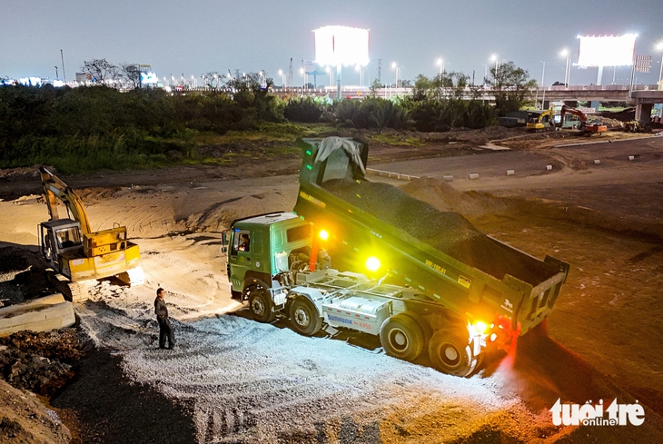  Nhà thầu dự án vành đai 3 chịu áp lực rất lớn từ giá đá, cát - Ảnh 3.