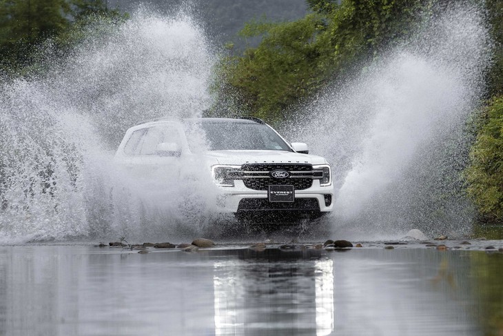Ford Everest - Ảnh 2.