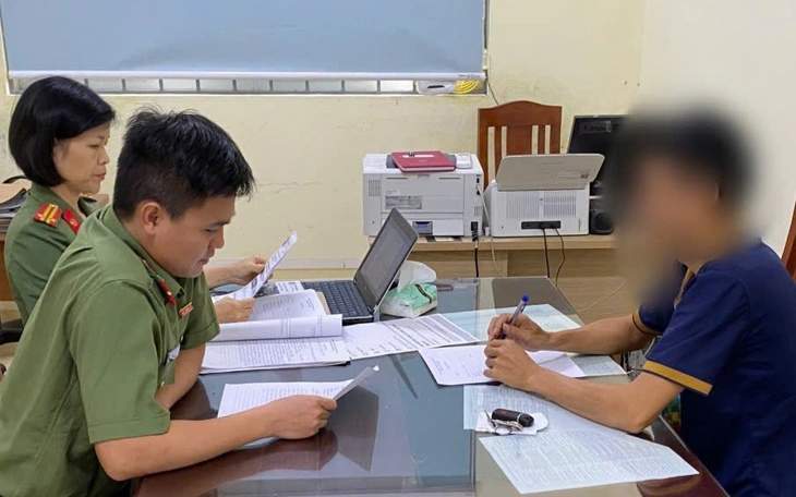 Giới trẻ học cách tự bảo vệ trước làn sóng siêu tin giả - Ảnh 3.