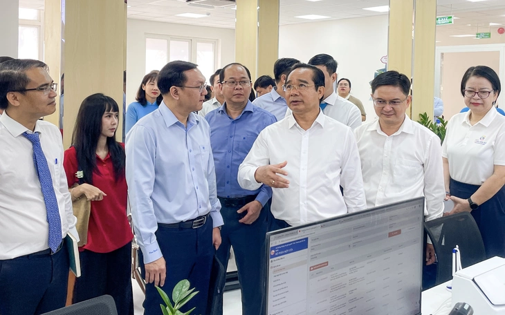 Người dân dân vui mừng khi phường có điểm hỗ trợ dịch vụ công trực tuyến  - Ảnh 4.