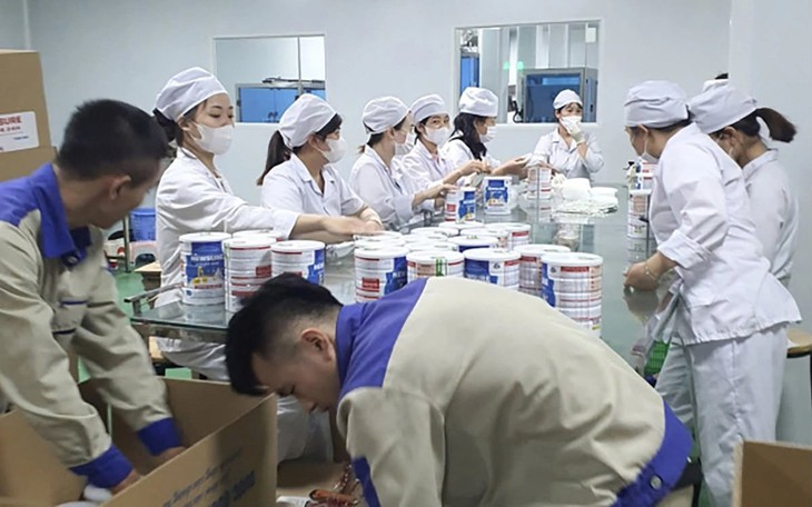 Truy tố vụ sản xuất sữa giả nghìn tỉ: Một đường dây 'tội chồng tội' - Ảnh 3.