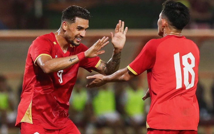 HLV Kim Sang Sik dự lễ bốc thăm chia bảng Asian Cup 2027 - Ảnh 2.