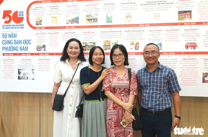  Nhìn vào trẻ thơ mà làm sách - Ảnh 4.