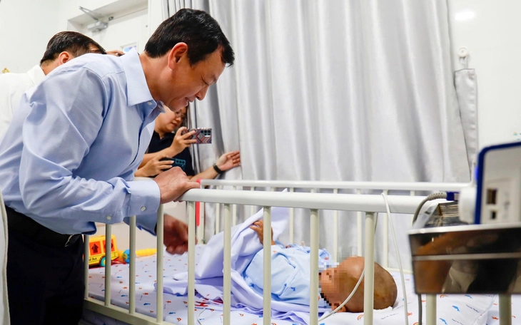 Từ các vụ bạo hành trẻ em mà thủ phạm là đấng sinh thành: Xóa những khoảng tối của sự vô tâm với trẻ - Ảnh 3.