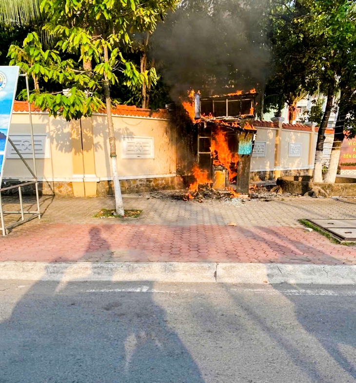 trụ atm - Ảnh 1.