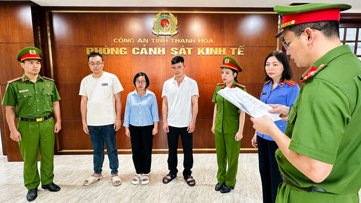 Khởi tố vụ trang trại heo NewHope Thanh Hóa xả hàng ngàn tấn chất thải - Ảnh 1.