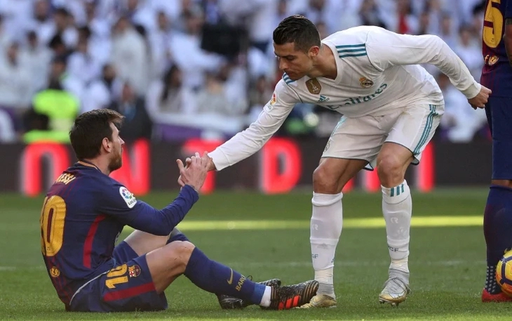 Ronaldo thất thần khi chứng kiến đồng đội 'ngăn cản' Al Nassr vô địch - Ảnh 2.