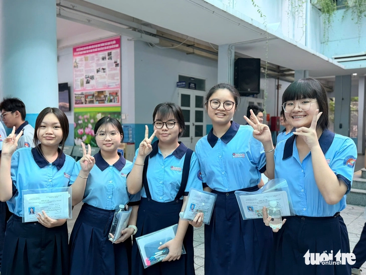 lớp 10 - Ảnh 13.