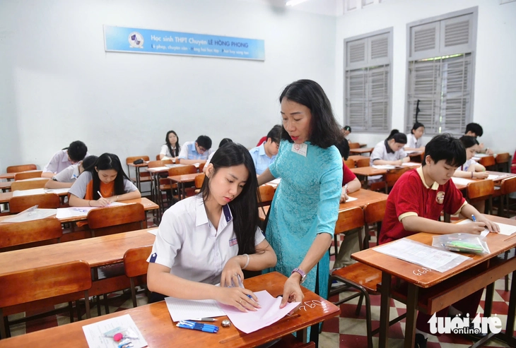 lớp 10 - Ảnh 19.