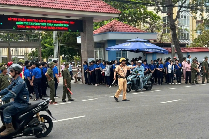 CSGT TP.HCM đảm bảo giao thông, phục vụ kỳ thi tuyển sinh lớp 10 năm học 2026-2027 - Ảnh 1.