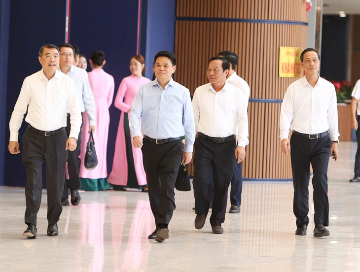 Lê Minh Hưng - Ảnh 1.