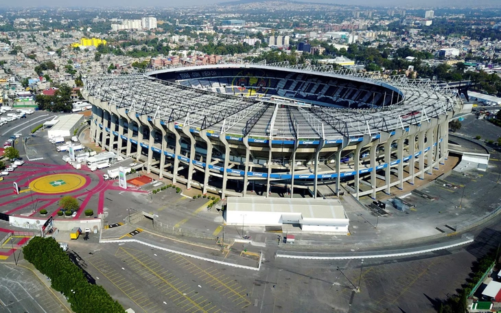 CĐV kỳ thị đồng tính, chủ nhà World Cup hứng chịu hậu quả - Ảnh 2.