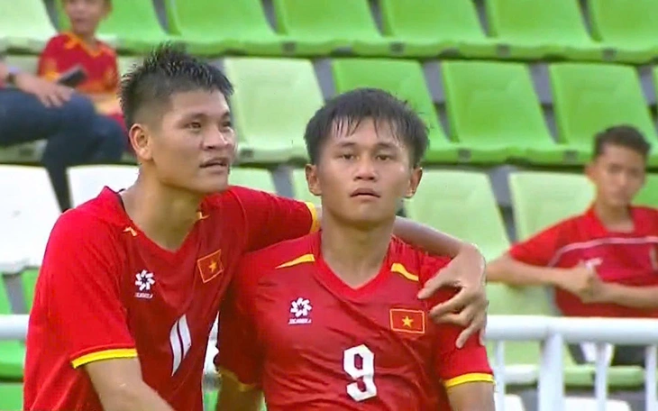 Công Hậu dứt điểm tinh tế để mở tỉ số cho U19 Việt Nam - Ảnh 2.