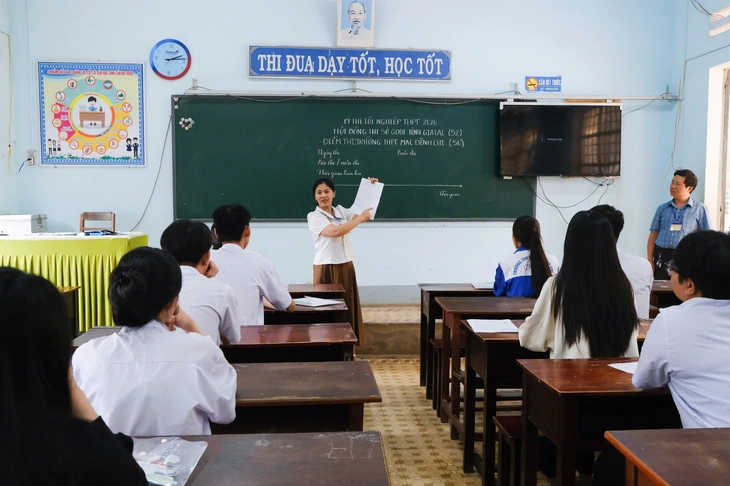 thi tốt nghiệp - Ảnh 20.