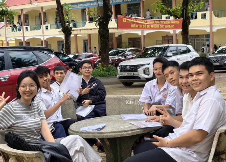 thi tốt nghiệp - Ảnh 28.