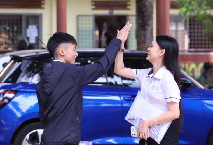 thi tốt nghiệp - Ảnh 27.