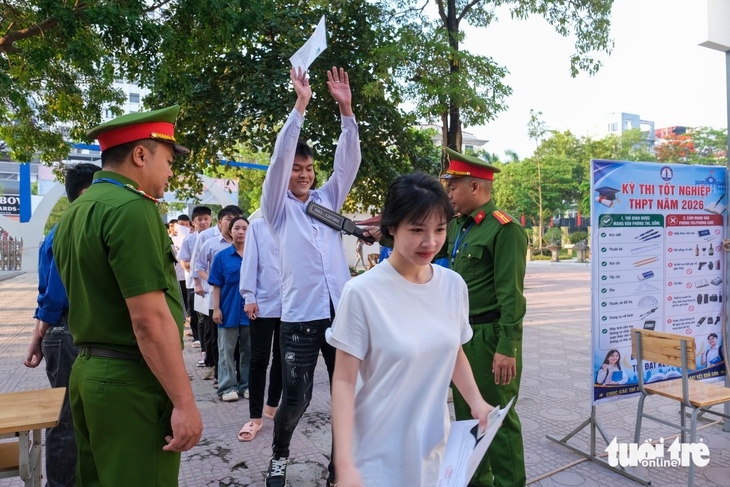 thi tốt nghiệp - Ảnh 12.