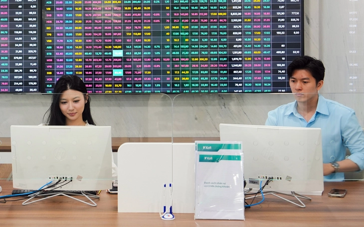 Dòng tiền đổ mạnh vào bất động sản, VN-Index tăng hơn 10 điểm - Ảnh 5.