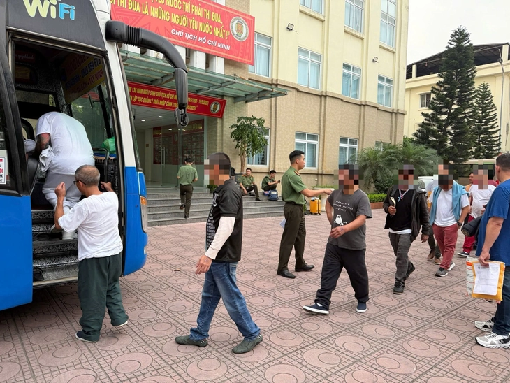 Mỹ trục xuất - Ảnh 2.