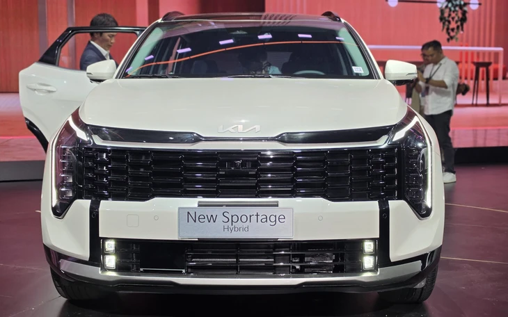 Kia Sorento hybrid ở Việt Nam giá từ 1,349 tỉ, gây ngạc nhiên khi rẻ hơn bản máy dầu - Ảnh 9.