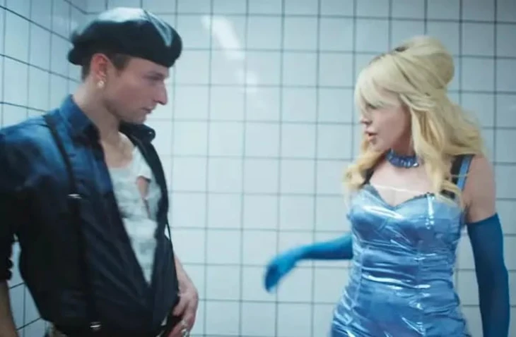 Quá choáng với phim âm nhạc ngắn Confessions II - The Film đầy táo bạo của Madonna - Ảnh 3.