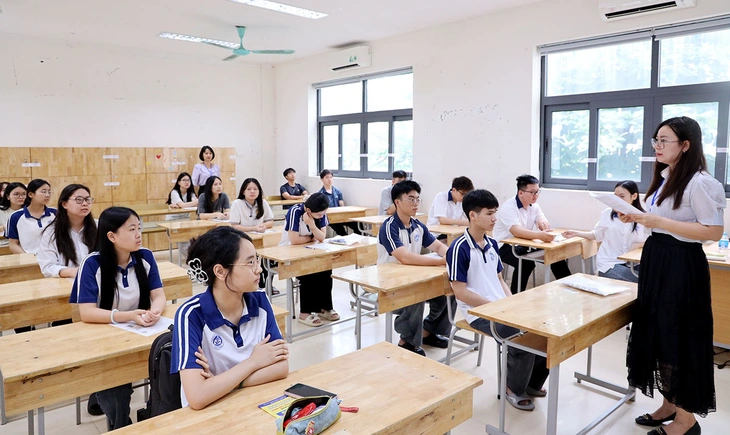 Dùng 200 thiết bị dò an ninh cầm tay để chống gian lận thi tốt nghiệp THPT ở Phú Thọ - Ảnh 3.