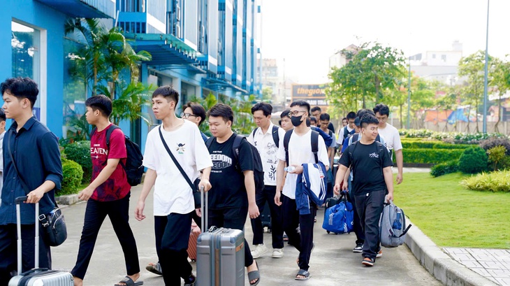 Trường đại học Điện lực đưa sinh viên vào doanh nghiệp thực tập từ năm 2 - Ảnh 2. điện lực - Ảnh 2.