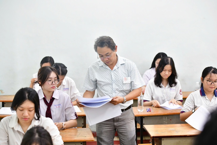 thi tốt nghiệp - Ảnh 32.