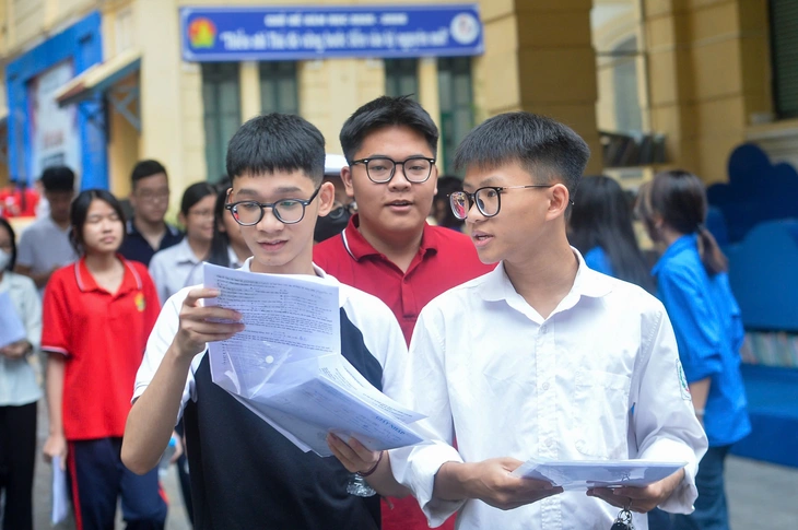 Đề toán thi tốt nghiệp THPT 2026: Dễ lấy điểm 7-8, khó có nhiều điểm 10 - Ảnh 18.