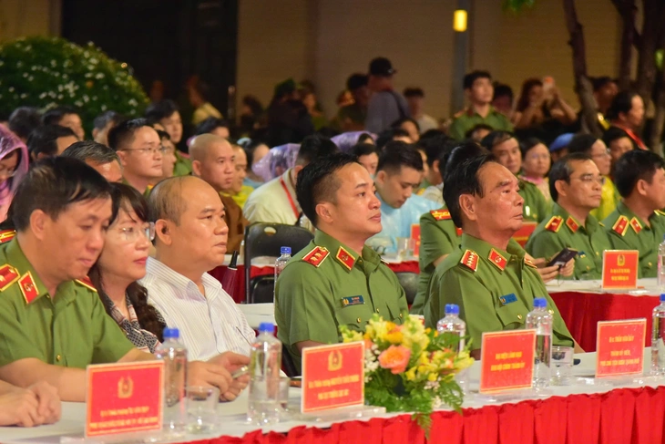 Tổ quốc bình yên - Ảnh 2.