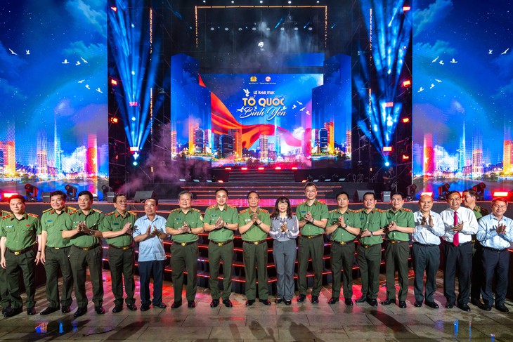 Tổ quốc bình yên - Ảnh 1.