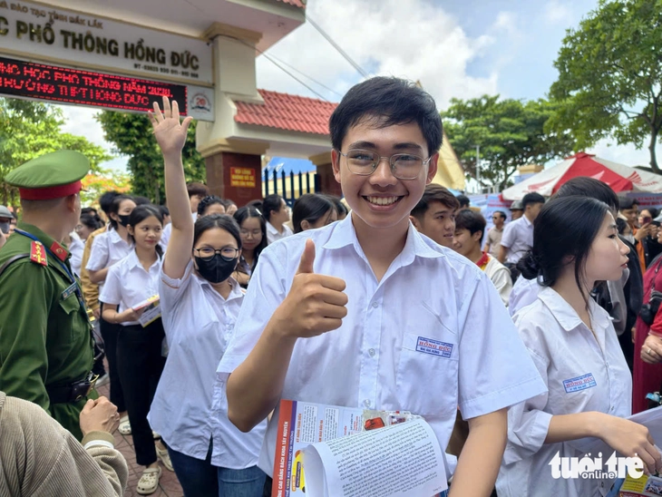 - Ảnh 2. đề văn - Ảnh 8.