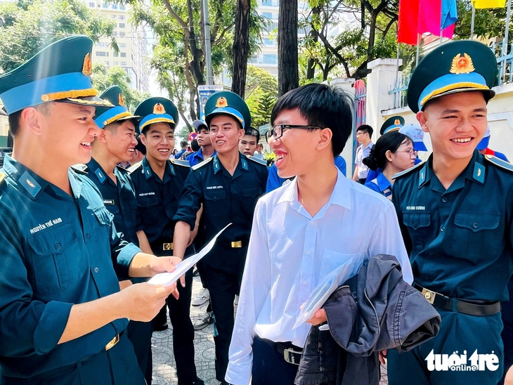 Tiếp sức sĩ tử - Ảnh 8. mùa thi - Ảnh 19.