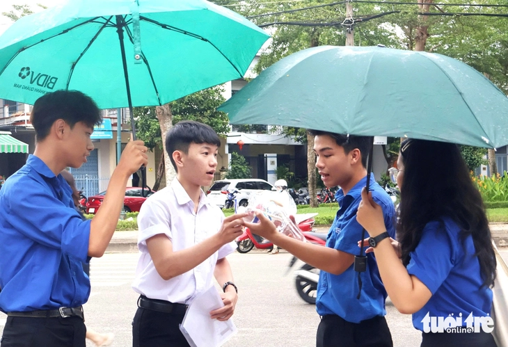 mùa thi - Ảnh 10.