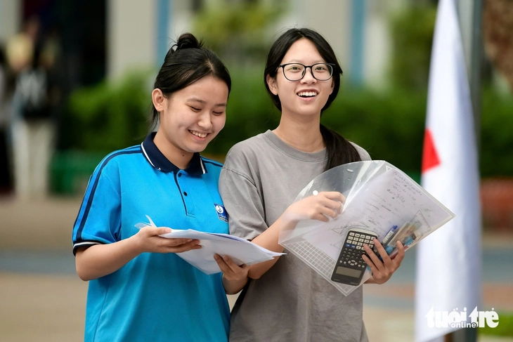 Đề toán thi tốt nghiệp THPT 2026: Dễ lấy điểm 7-8, khó có nhiều điểm 10 - Ảnh 21.
