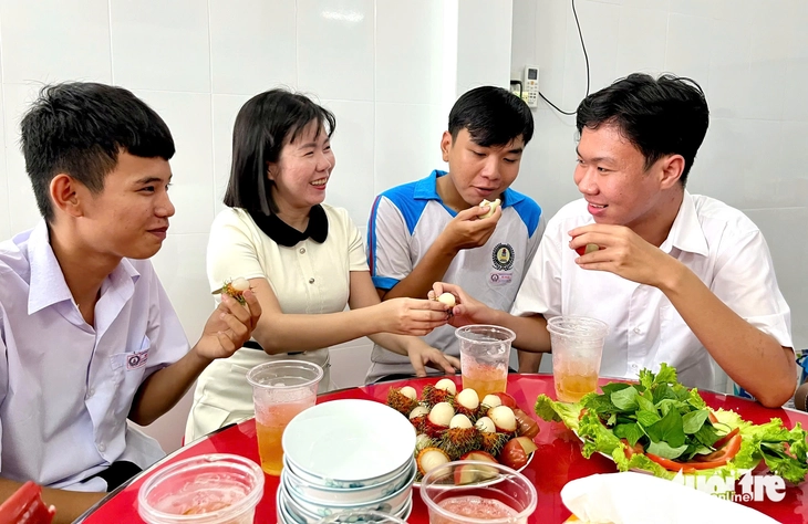 Ấm áp qua mùa thi cùng những vòng tay yêu thương - Ảnh 8. mùa thi - Ảnh 11.