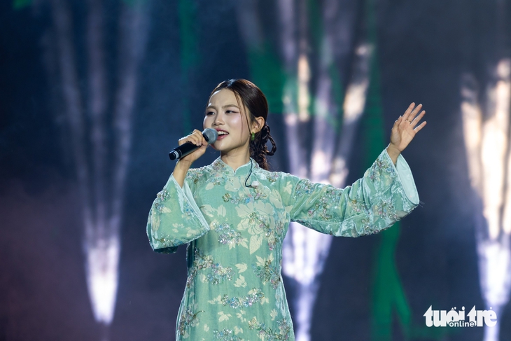 Tạ Minh Tâm, Phương Mỹ Chi hát về ‘Tổ quốc bình yên’ và những chiến công thầm lặng - Ảnh 2. Tổ quốc bình yên - Ảnh 2.