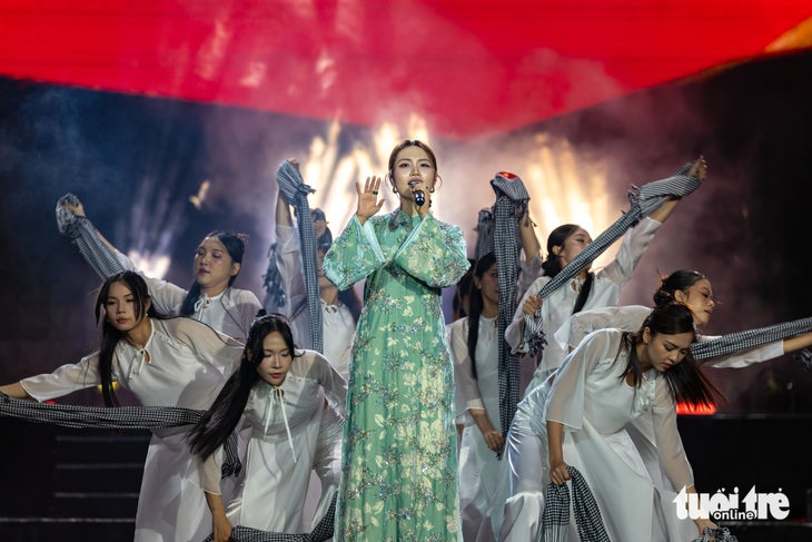 Tạ Minh Tâm, Phương Mỹ Chi hát về ‘Tổ quốc bình yên’ và những chiến công thầm lặng - Ảnh 3. Tổ quốc bình yên - Ảnh 3.