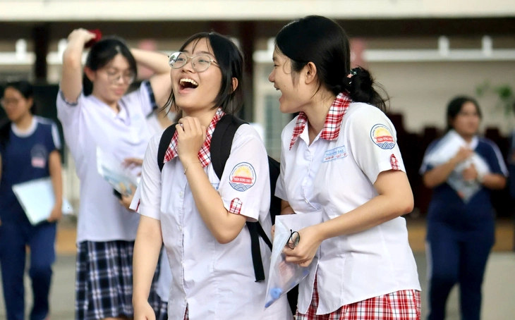 Sĩ tử 2K8 rạng rỡ tạm biệt mùa thi 2026 - Ảnh 9.