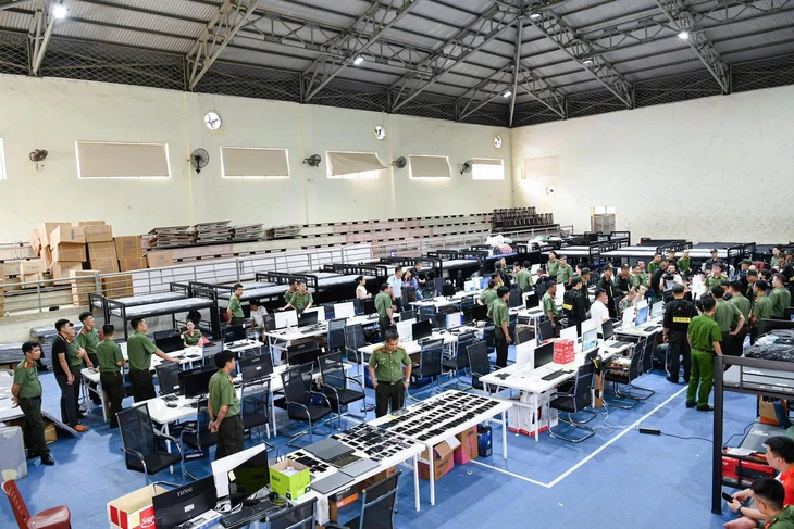 Bên trong 'đại bản doanh' nhóm lừa đảo qua mạng từ Campuchia sang bị công an Việt Nam vô hiệu hóa - Ảnh 1.